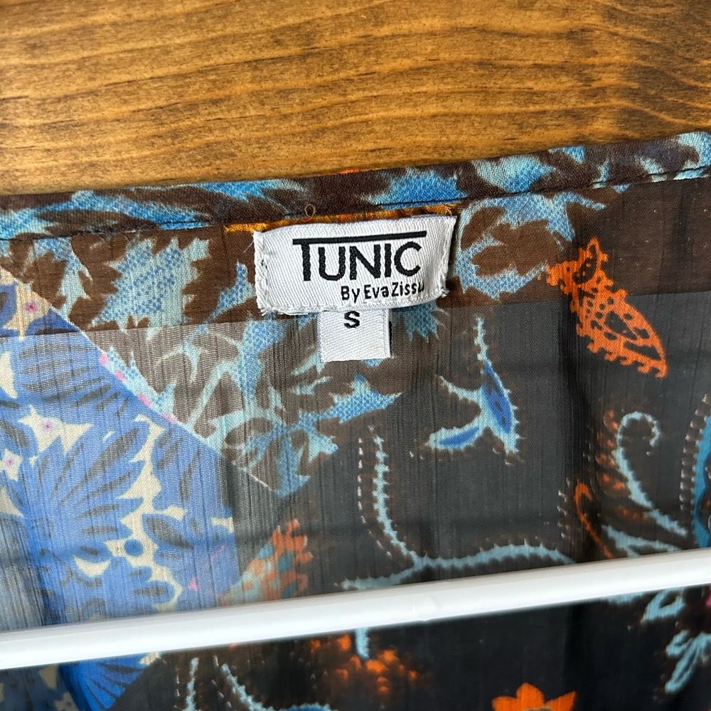 Tunic - Picture 4 of 4